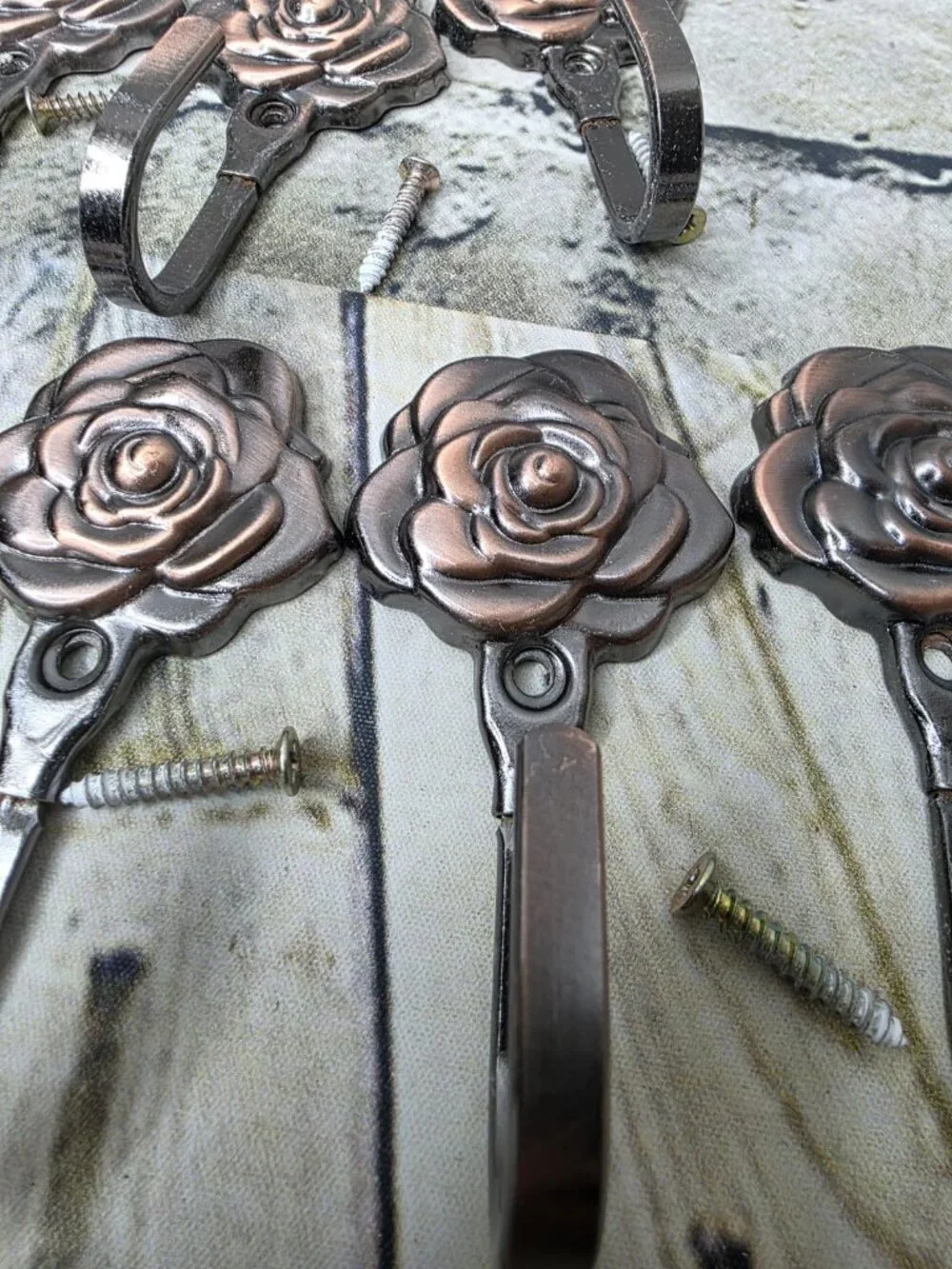 9 Metal Rose Flower Tiebacks Fasteners Hooks For Clothes Keys Jewelry Etc